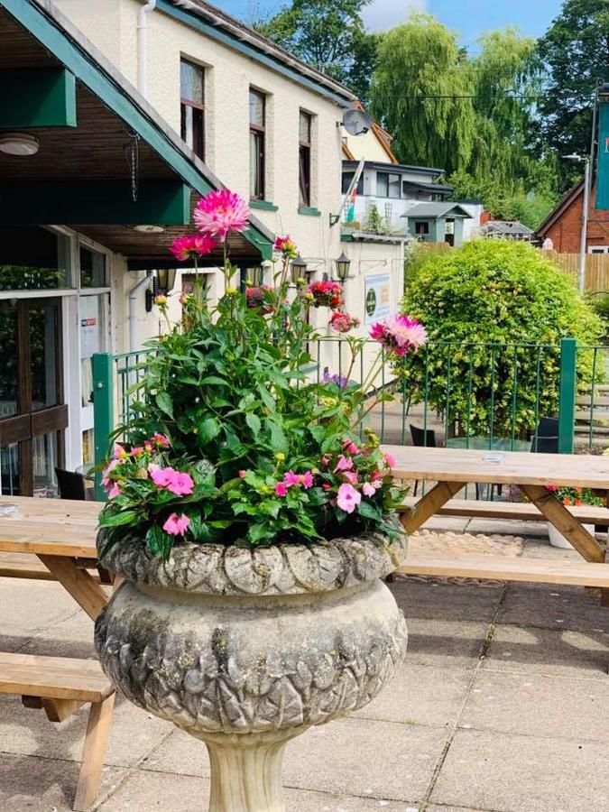 Milton Hotel Llanwern Village Newport (Gwent) Dış mekan fotoğraf